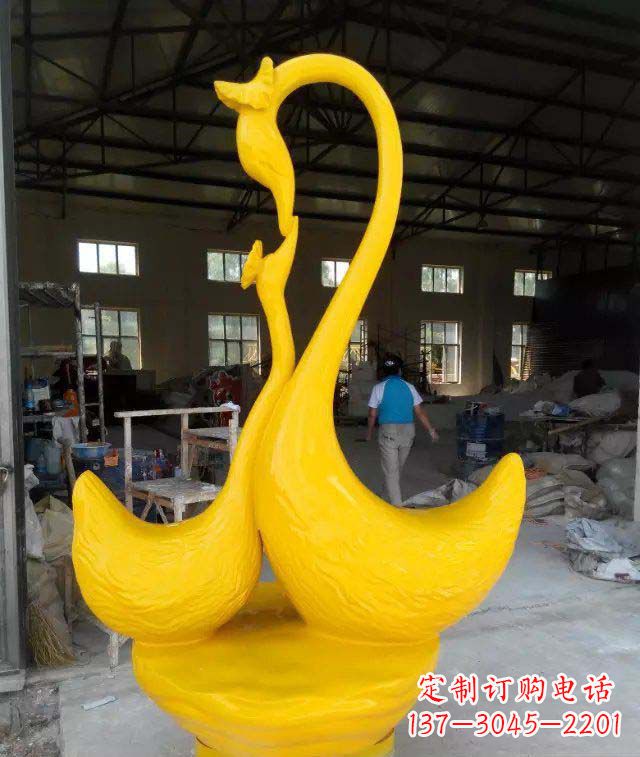 安阳精致的天鹅玻璃钢雕塑