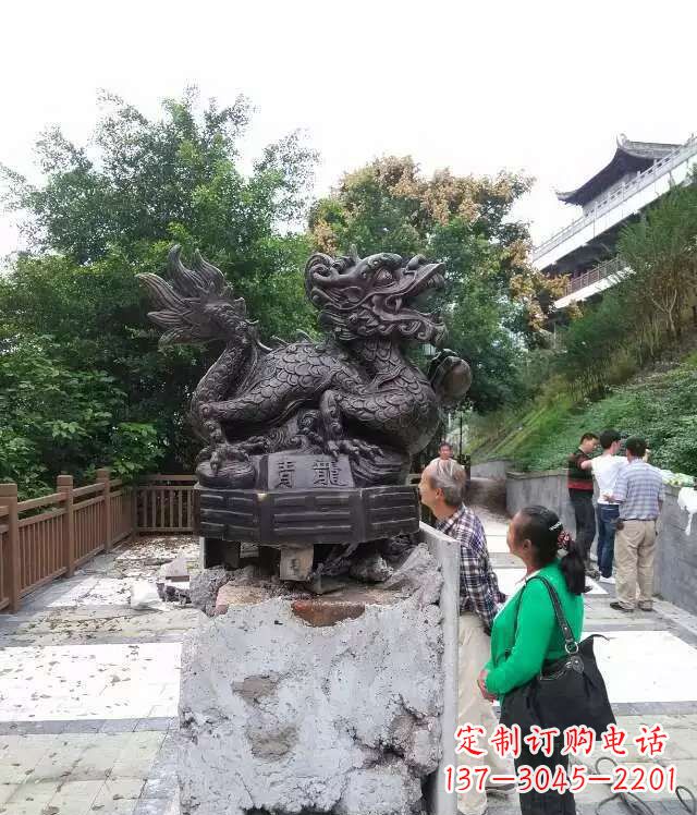 安阳青龙神兽雕塑,神态凝重,气势磅礴