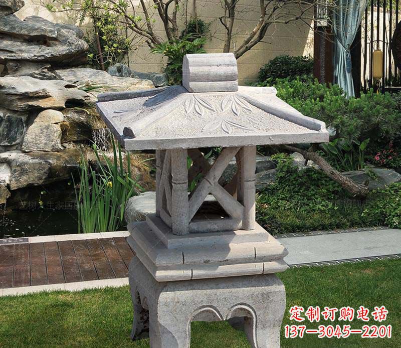 安阳青石草坪照明灯——装点环境的美丽石灯雕塑