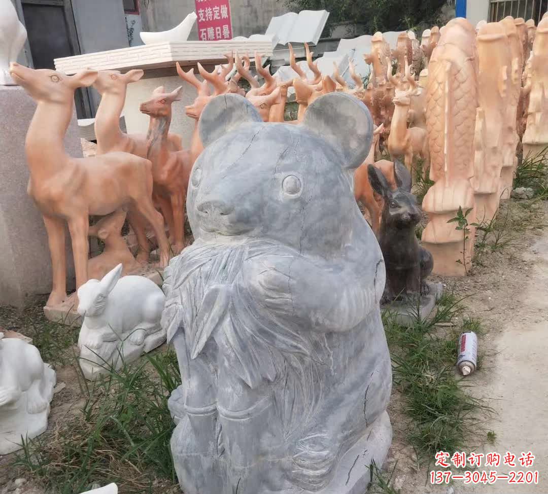 安阳青石熊猫雕塑,传承古典文化
