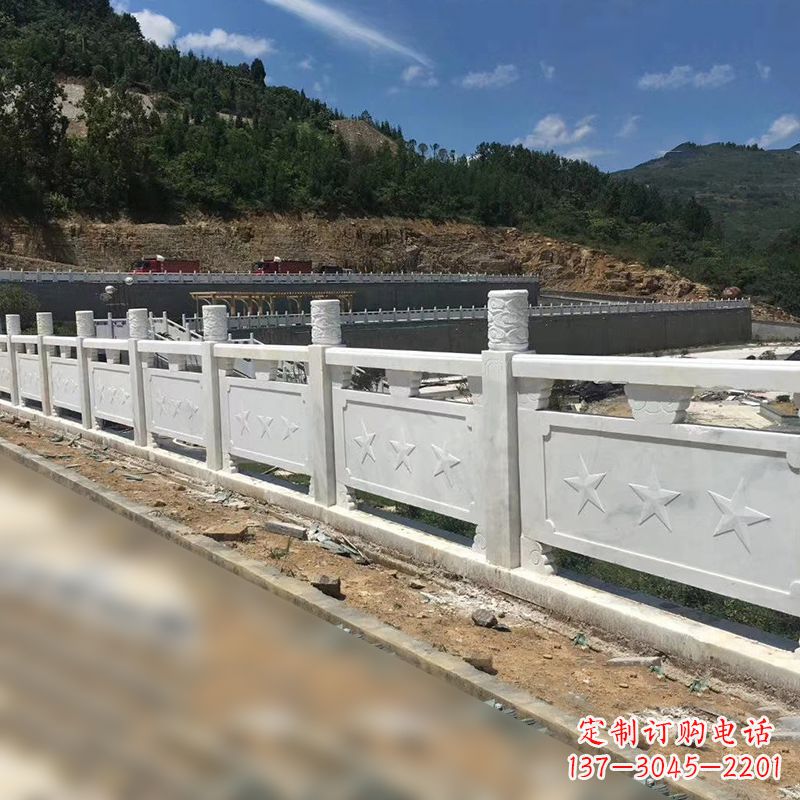 安阳青石路桥栏板护栏雕塑:艺术精美,安全可靠