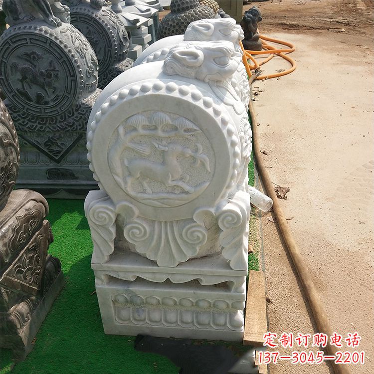 安阳青石门墩石带浮雕是由领雕塑定制制作的一款…