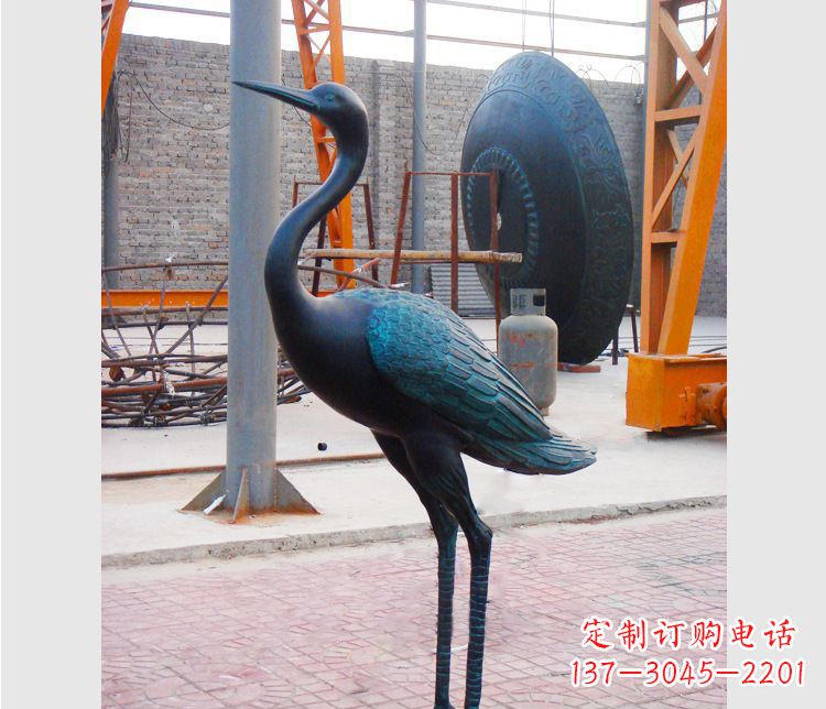 安阳青铜仙鹤雕塑:展现古典和谐之美