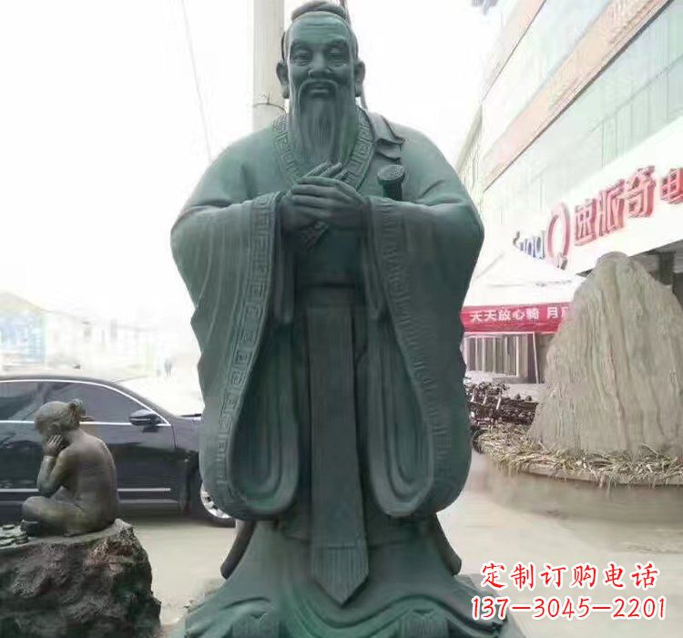 安阳精美的青铜孔子雕像