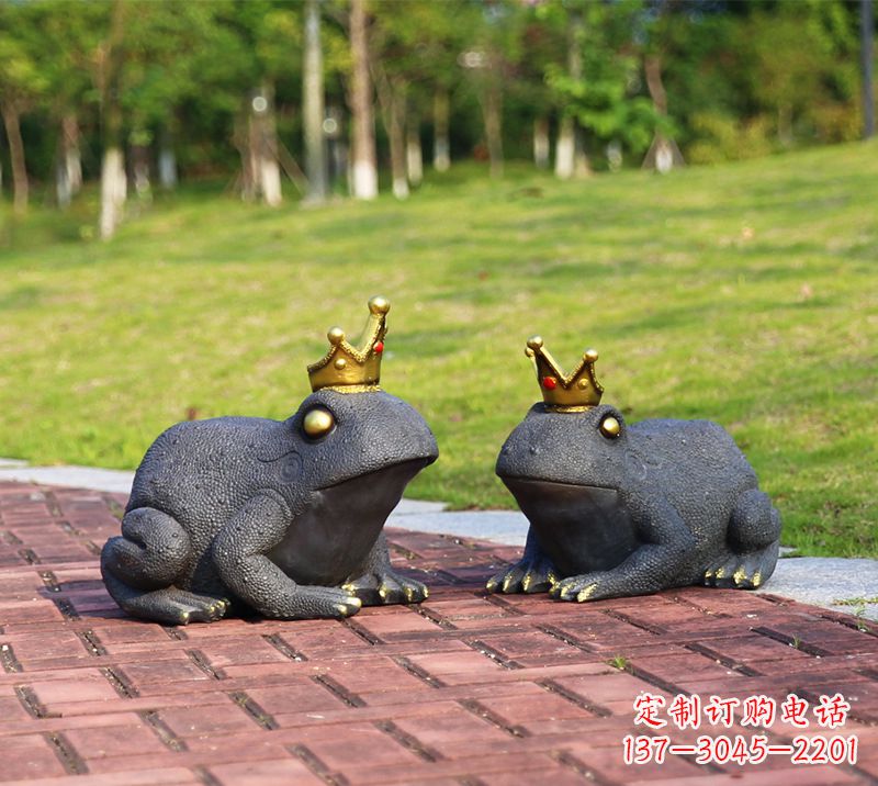 安阳青蛙王子玻璃钢动物雕塑摆件,温馨家居装饰佳品