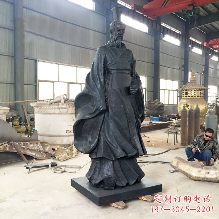 安阳体现古典韵味,屈原铜雕塑!