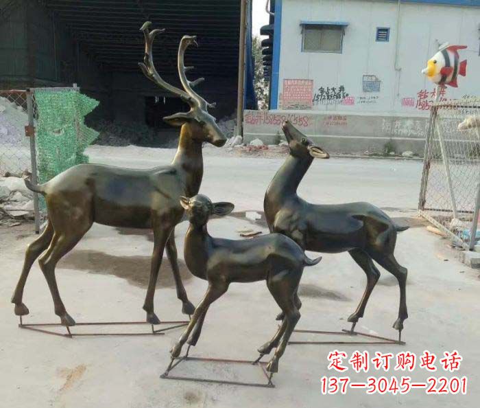 安阳群雄逐鹿,铸就精致鹿雕