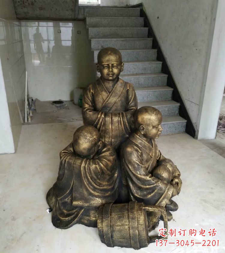 安阳中国领雕塑推出的金色佛祖三像是一件令人惊…