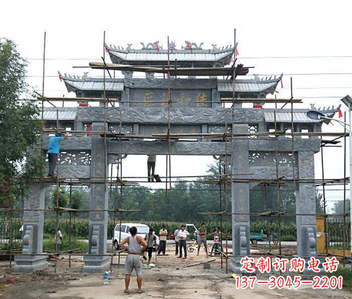 安阳三门牌坊石雕-传统工艺制作出行业领先的雕塑