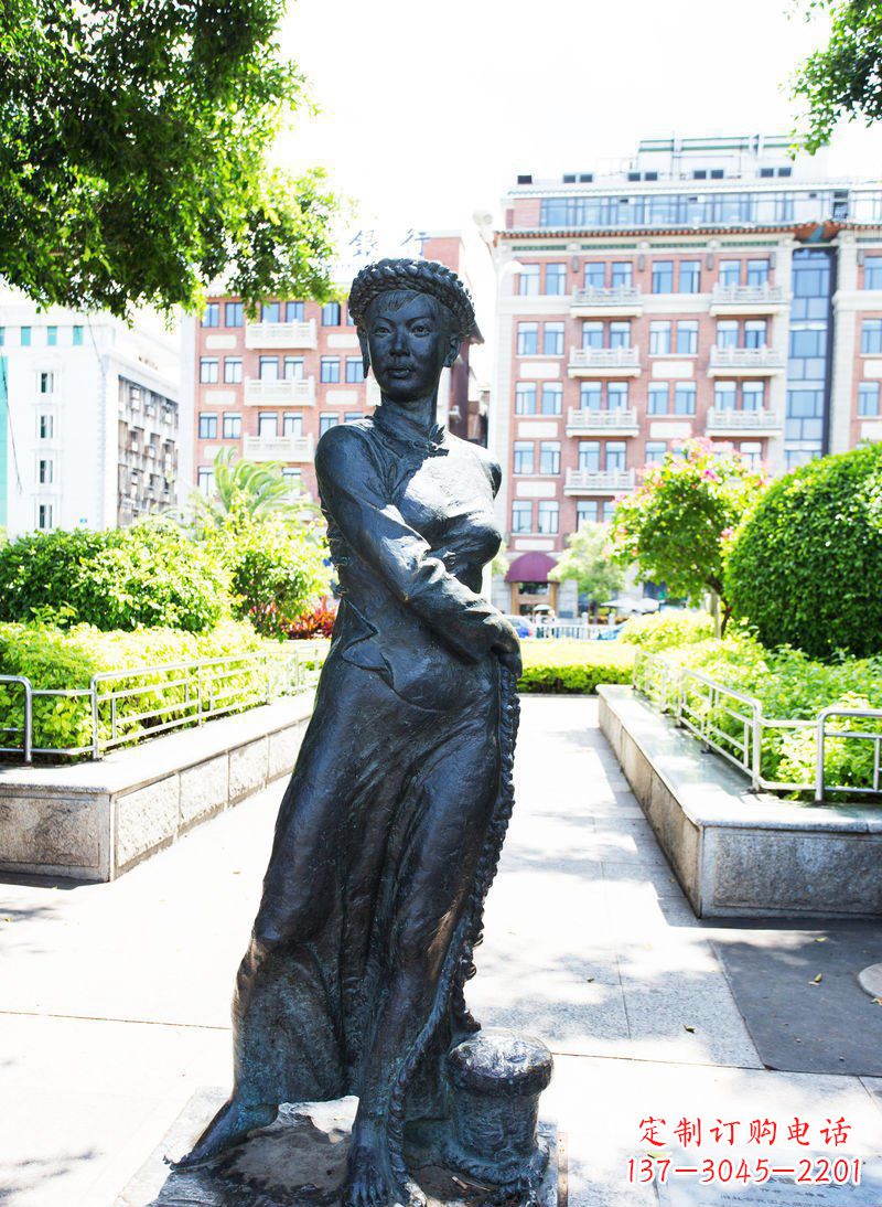 安阳民族风情女性青铜雕塑