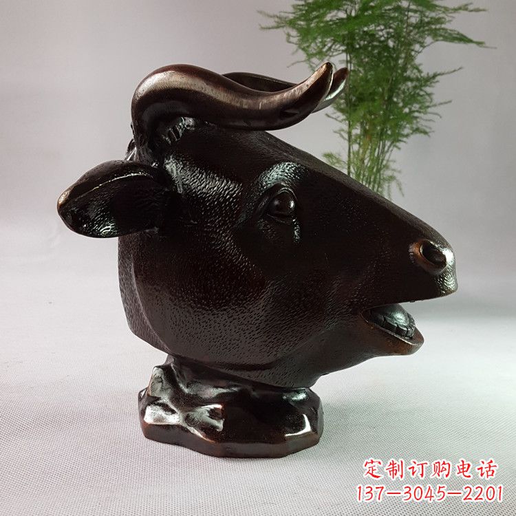 安阳铸铜牛的雕塑,尽显您的牛年风采