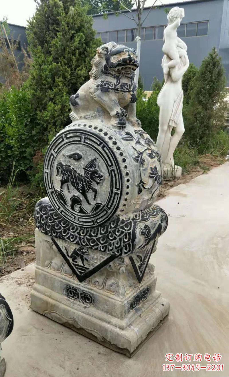 安阳狮子抱鼓石雕塑,象征力量与美感