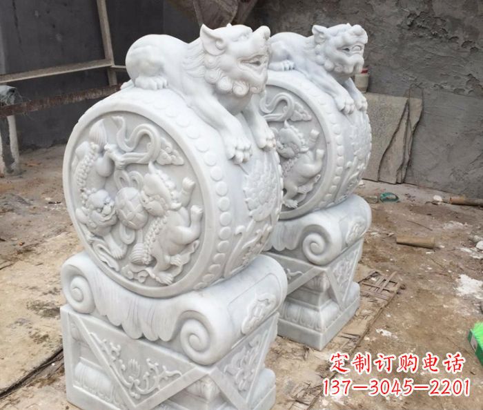 安阳中领雕塑领先制作狮子抱鼓石门墩