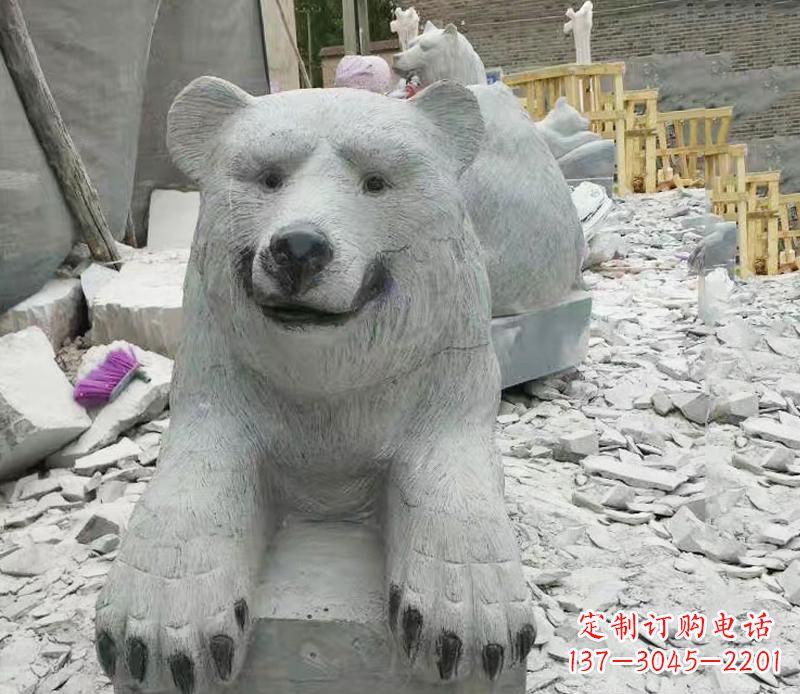 安阳高端石雕狗熊雕塑,精致细节,完美还原动物真实感