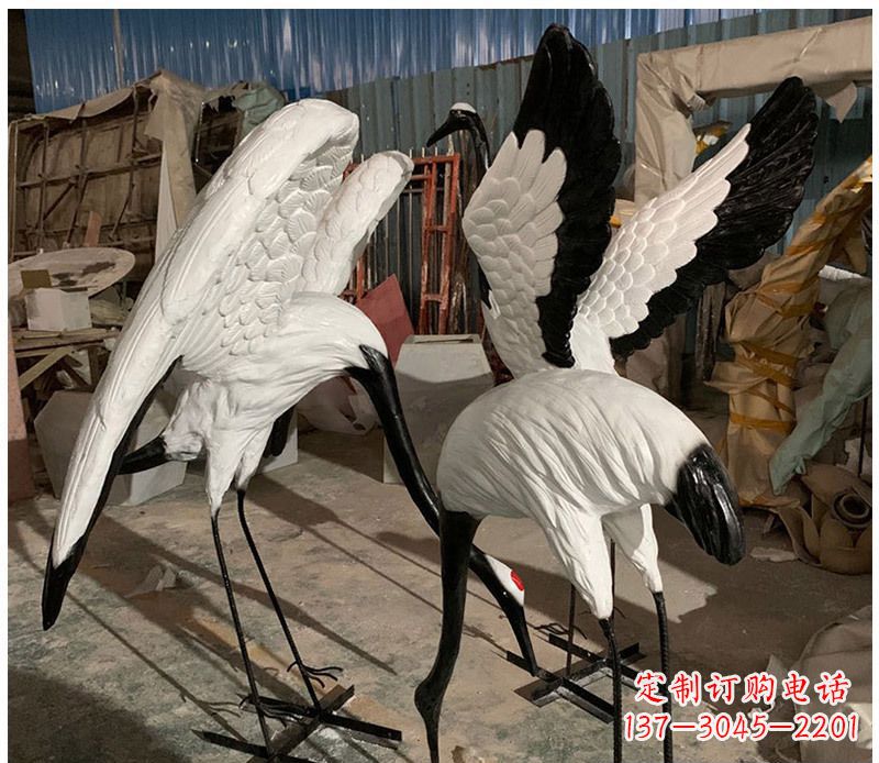 安阳石雕展翅丹顶鹤动物雕塑