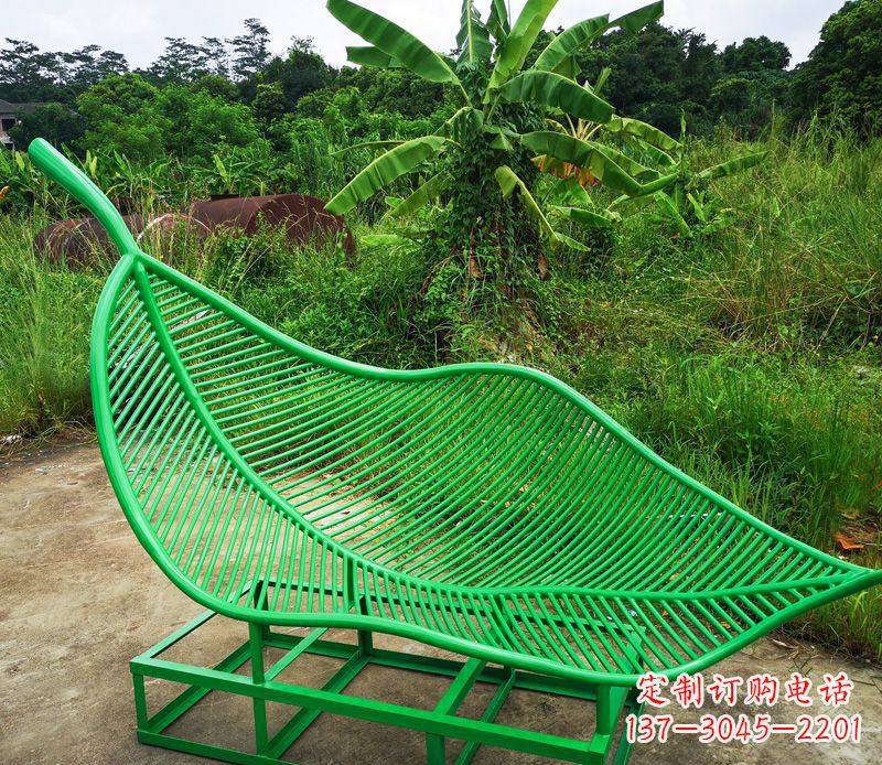 安阳树叶不锈钢景观雕塑