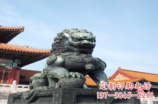 安阳寺庙门口狮子铜雕