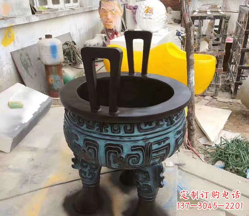 安阳寺庙圆型铜雕香炉
