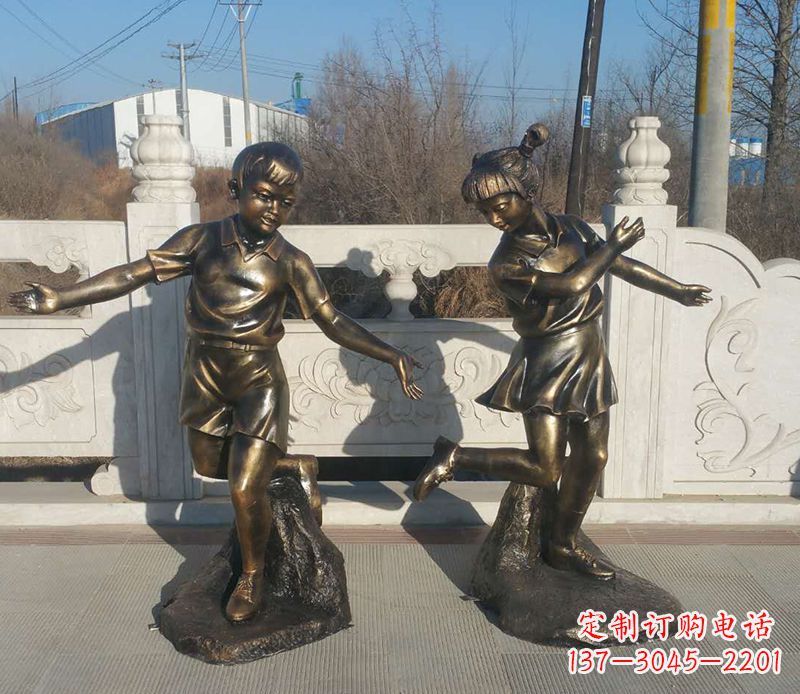 安阳踢毽子的儿童铜雕