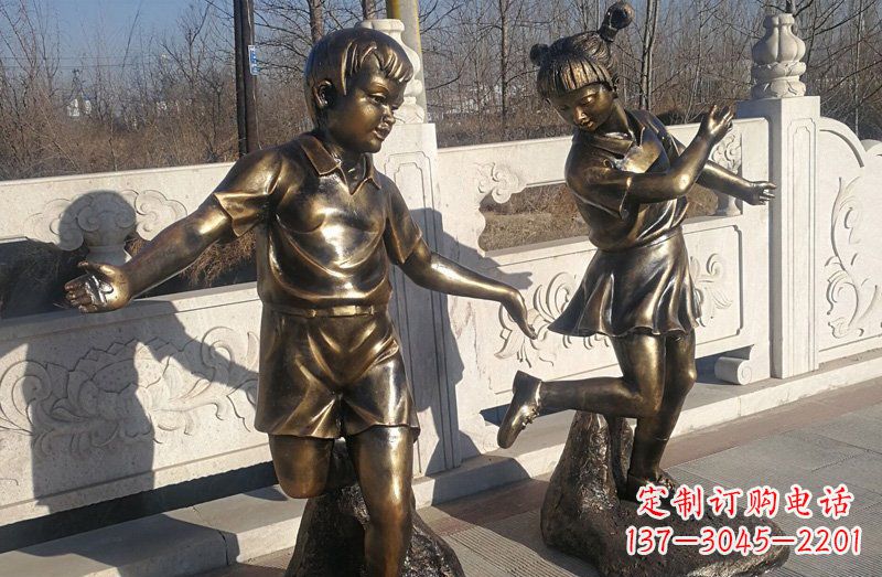 安阳踢毽子的儿童铜雕 (2)
