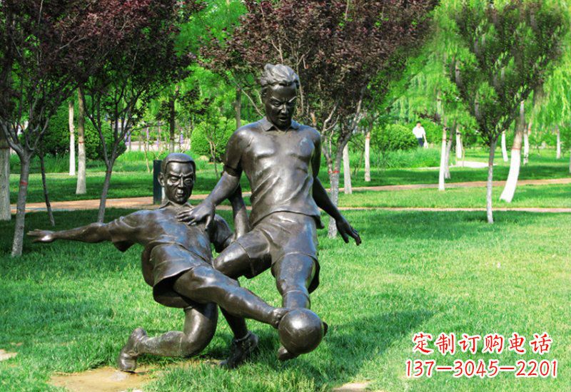 安阳踢足球的人物铜雕222