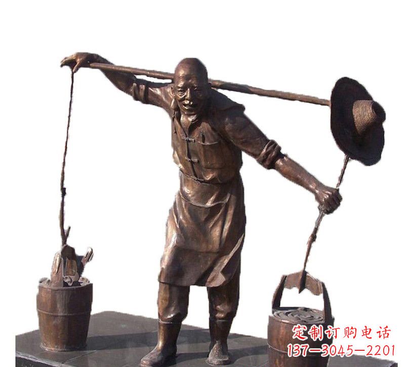 安阳挑扁担的老人铜雕