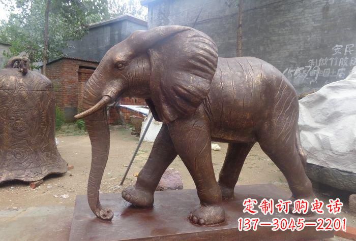 安阳铜大象雕塑