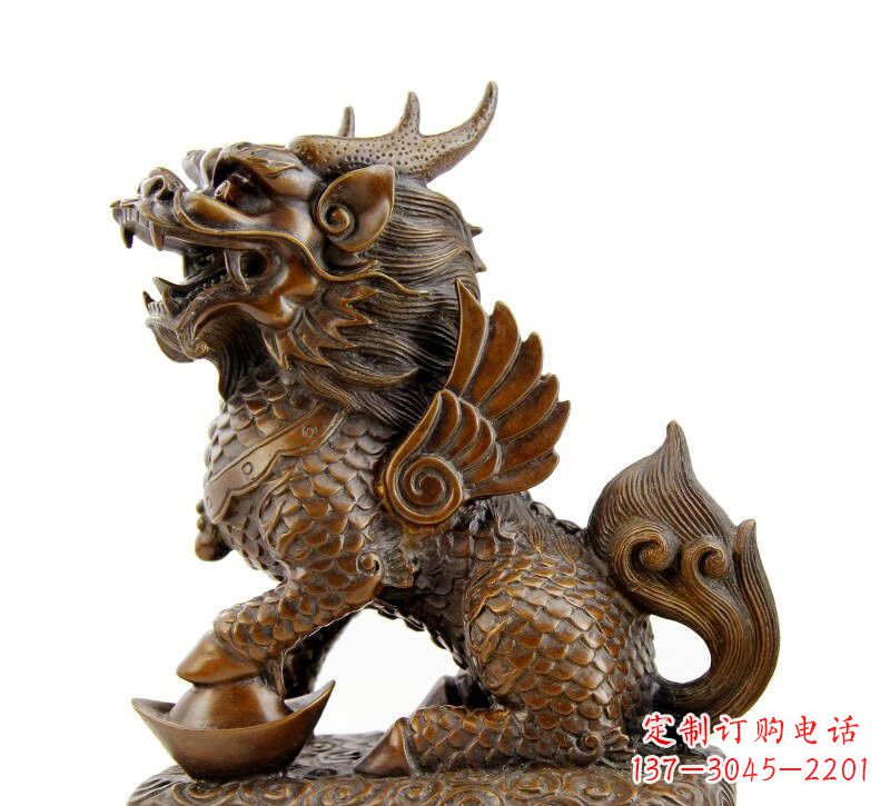 安阳铜雕踩元宝麒麟