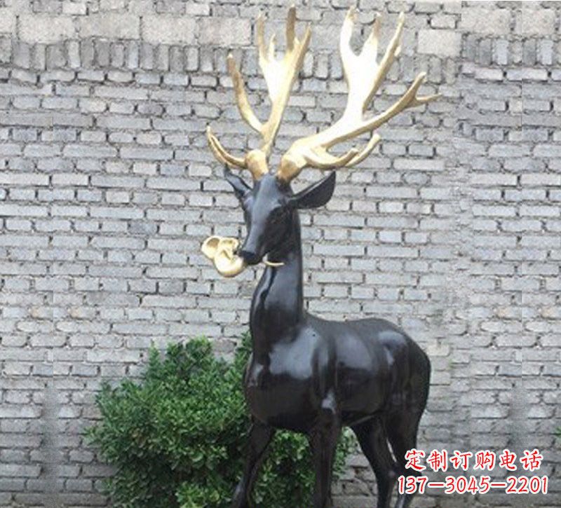 安阳铜雕衔灵芝的梅花鹿