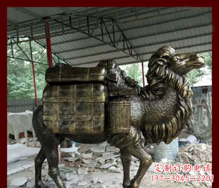 安阳拖行李的骆驼动物铜雕