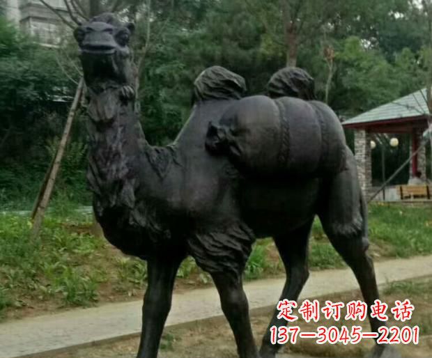 安阳驮行李的骆驼铜雕