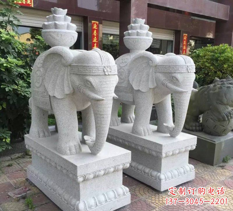 安阳驮元宝的大象石雕