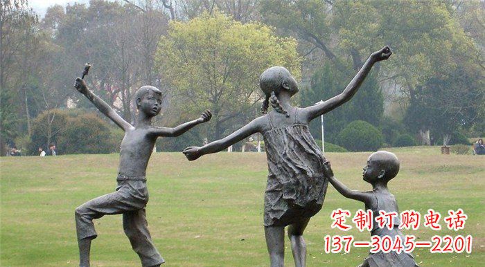 安阳玩耍的儿童公园人物铜雕