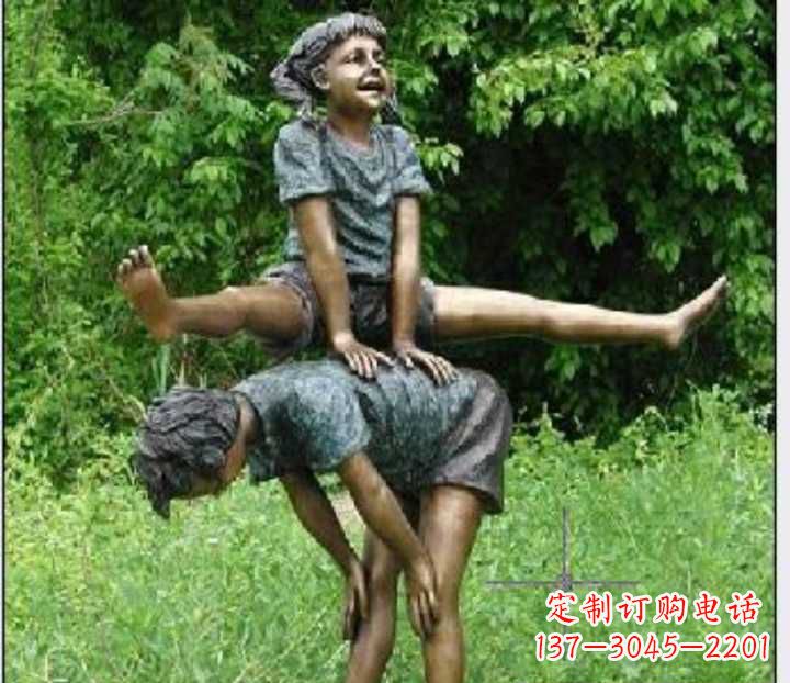 安阳玩跳山羊的儿童铜雕