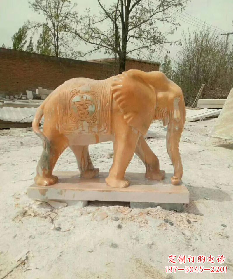 安阳晚霞红大象雕塑