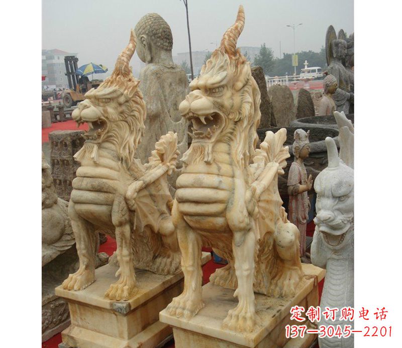 安阳晚霞红独角兽雕塑