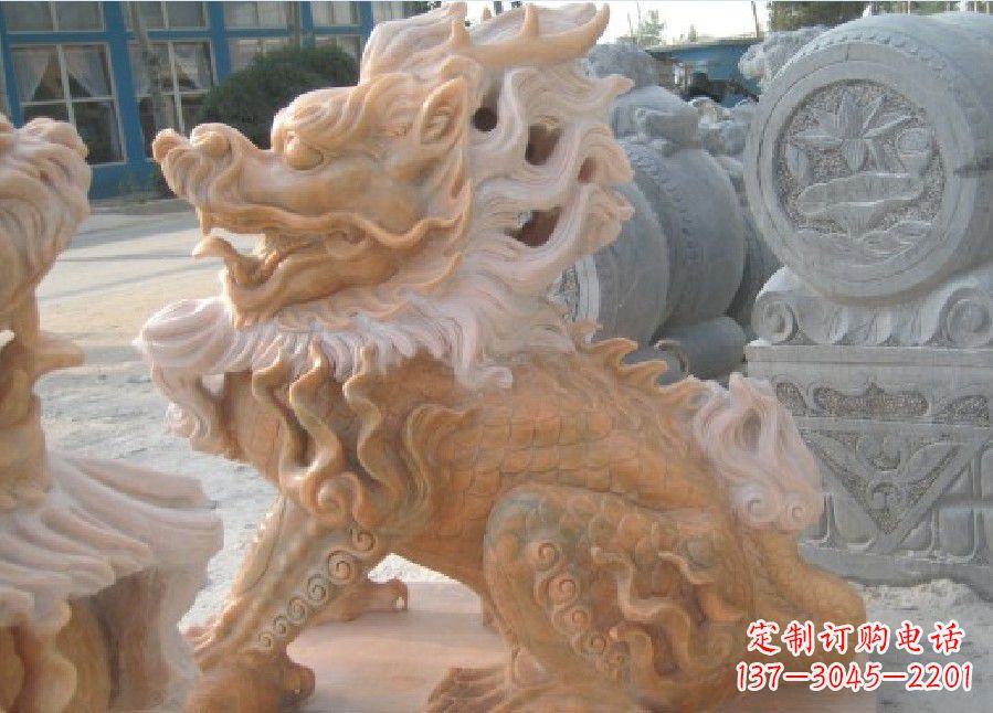 安阳晚霞红神兽麒麟雕塑