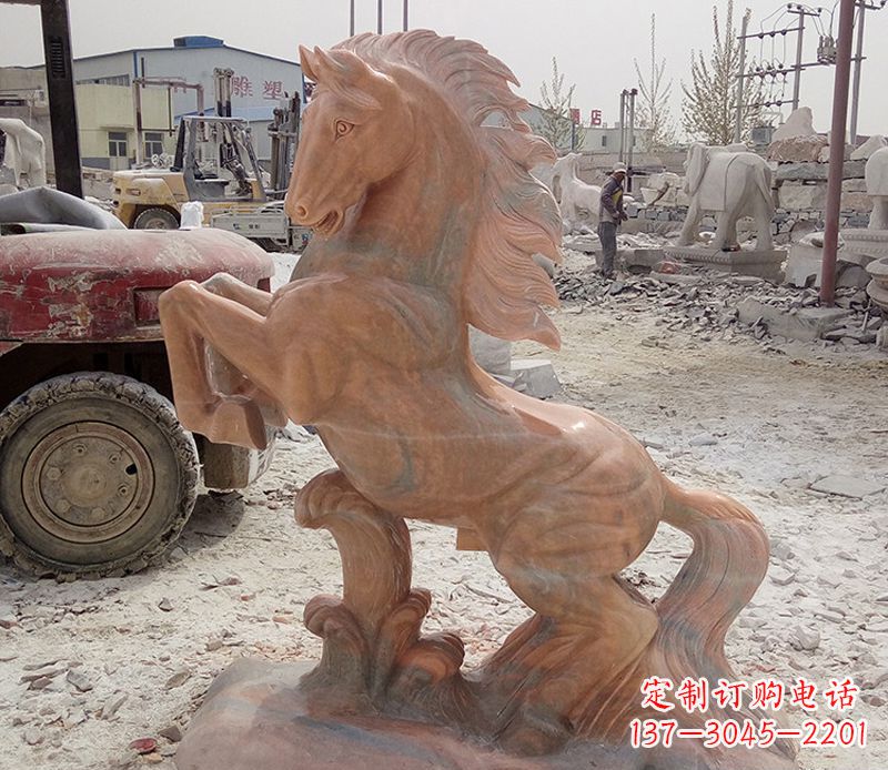安阳晚霞红踏浪奔马石雕