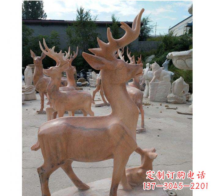安阳晚霞红驯鹿动物公园石雕