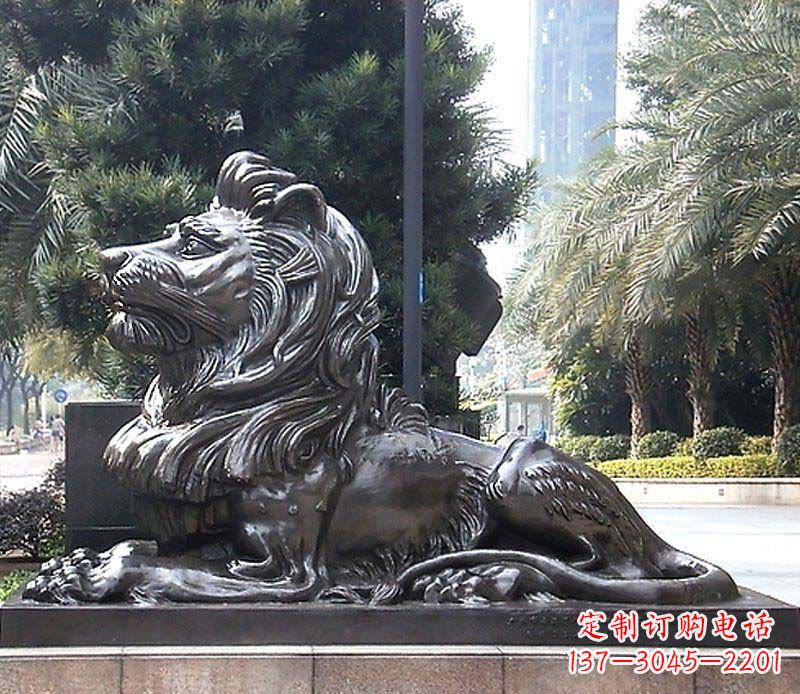 安阳卧着的西洋狮看门狮子铜雕