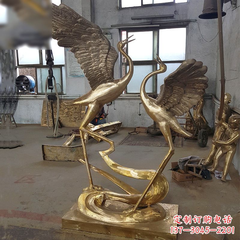 安阳仙鹤铜雕景观