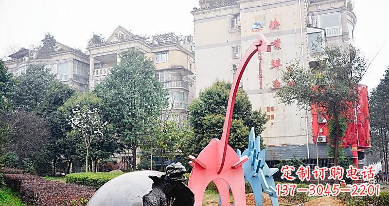 安阳小区破壳而出的小恐龙景观铜雕