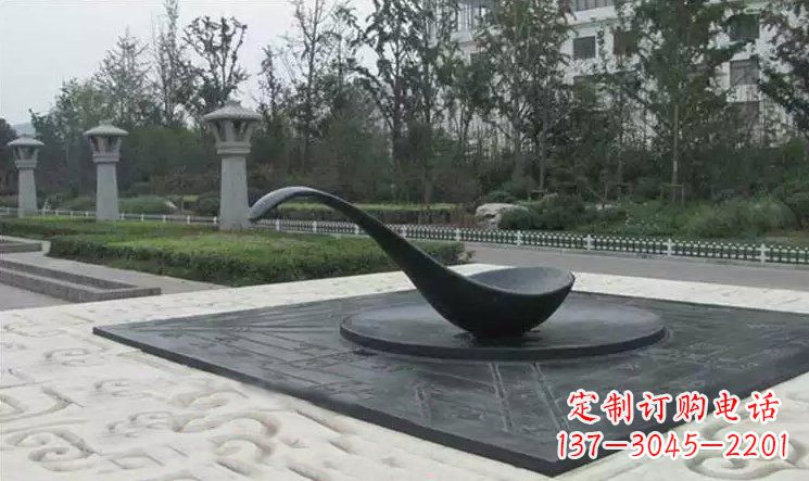 安阳校园古代指南针司南铜雕