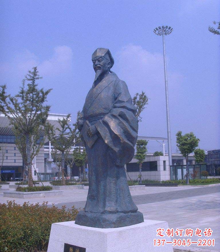安阳校园陆游名人铜雕