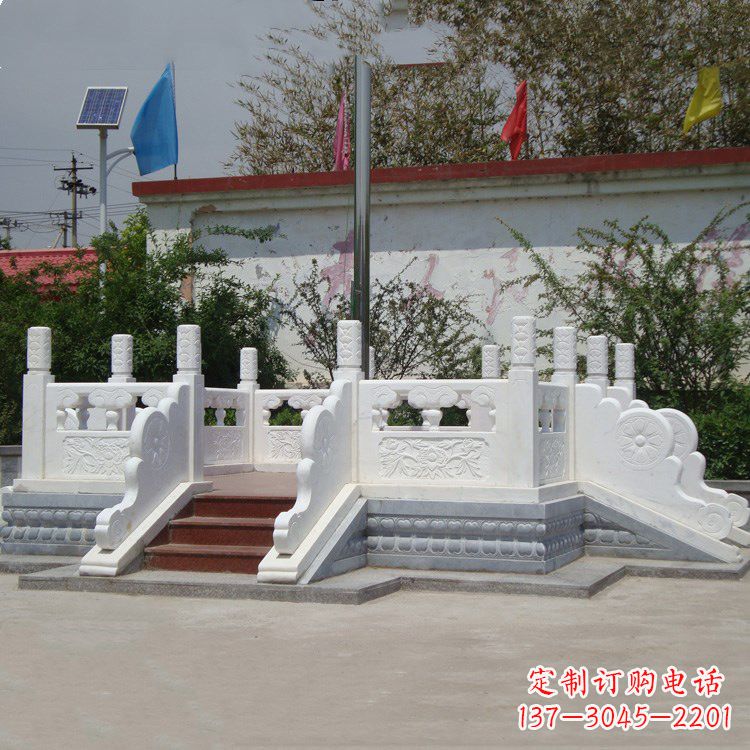 安阳学校校园升旗台石雕