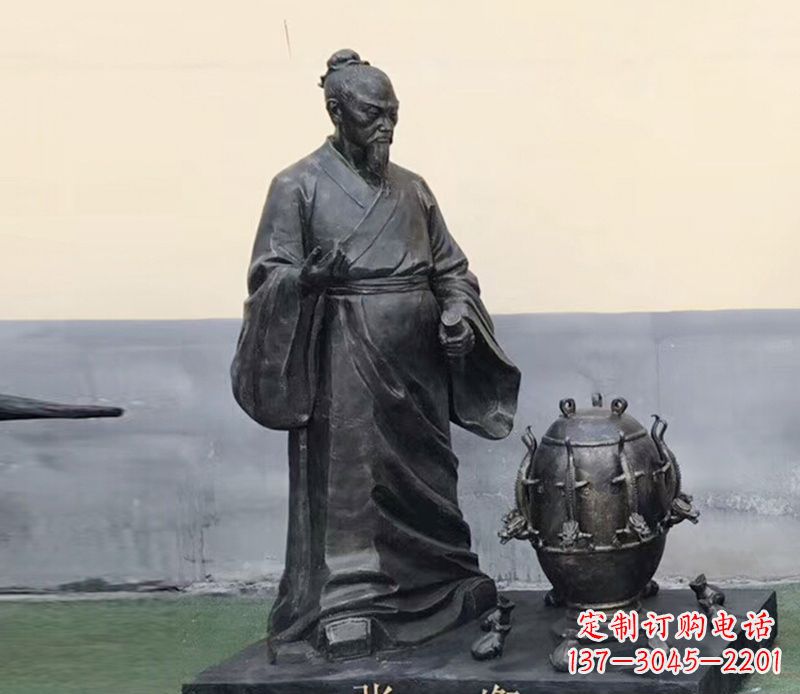 安阳学校张衡和地动仪铜雕