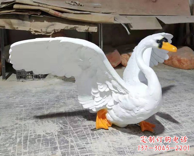 安阳展翅翱翔的仿真白天鹅发光款