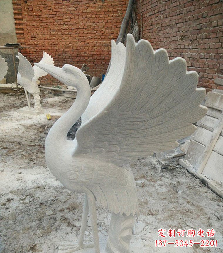 安阳展翅丹顶鹤石雕