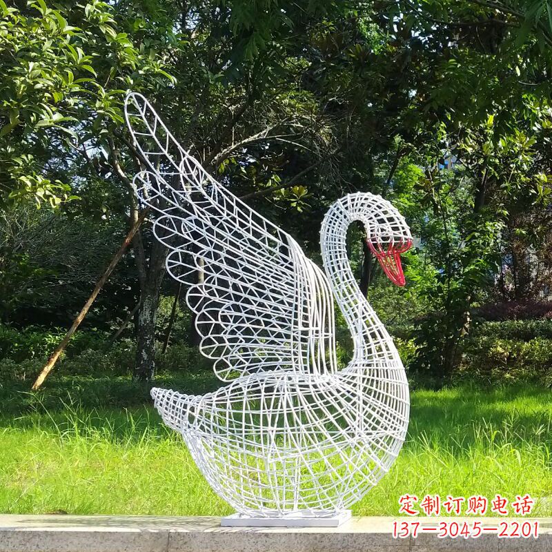 安阳展翅款网格天鹅雕塑（嘴部为实体）