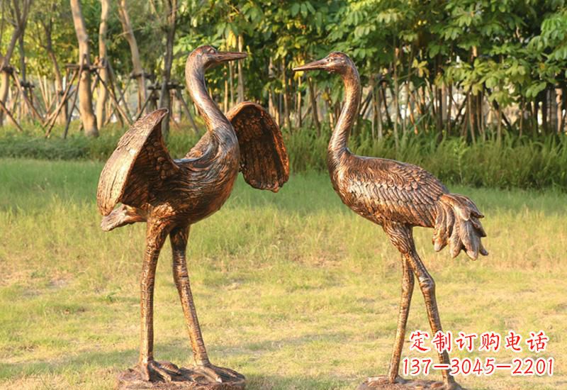 安阳展翅仙鹤铜雕